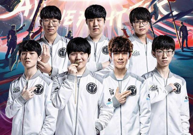 他在关键时 他在关键时