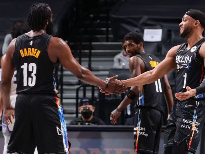 对手拉开四 对手拉开四