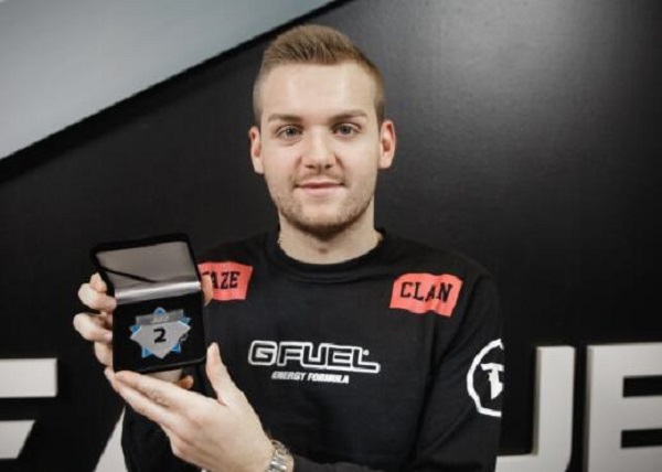 在三月的两 在三月的两